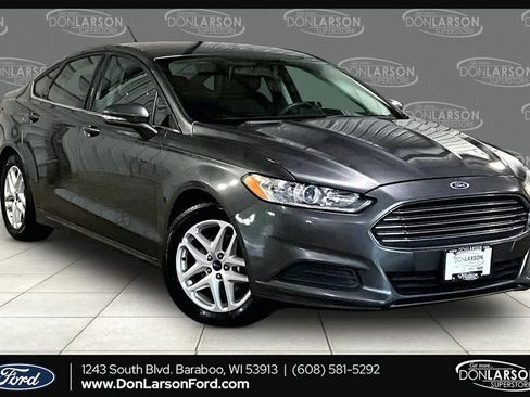 Used 2016 Ford Fusion SE FWD image 1