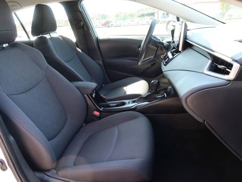 Used 2021 Toyota Corolla LE w/ Carpet Mat Package (TMS) image 9