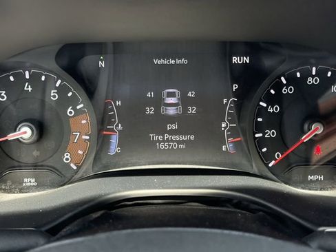 Used 2025 Jeep Compass Limited AWD/4WD image 12