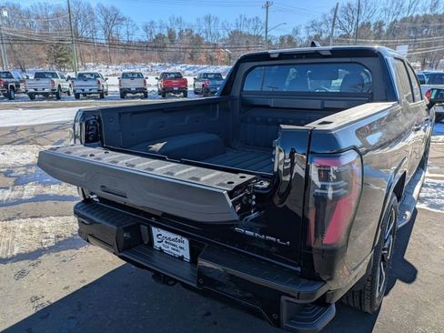 New 2025 GMC Sierra EV Denali image 32
