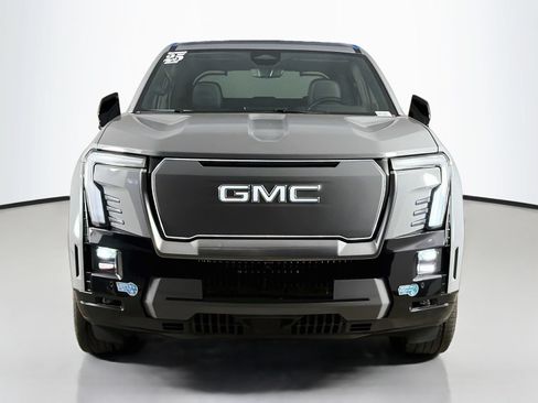 Used 2025 GMC Sierra EV Denali AWD/4WD image 2