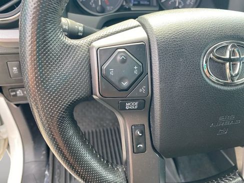 Used 2022 Toyota Tacoma TRD Sport w/ Technology Package AWD/4WD image 19