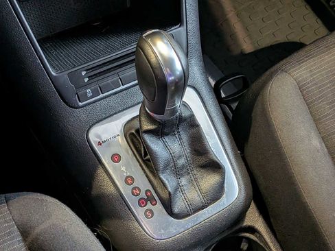 Used 2014 Volkswagen Tiguan S image 26