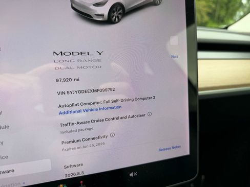 Used 2021 Tesla Model Y Long Range AWD/4WD image 16
