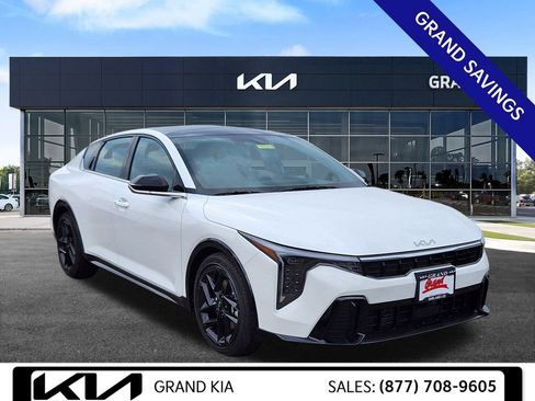 New 2025 Kia K4 GT-Line Turbo image 2