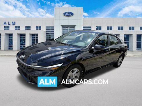 Used 2024 Hyundai Elantra SE FWD image 1