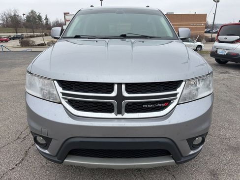 Used 2019 Dodge Journey SE image 2