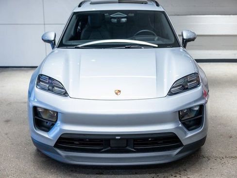 Certified 2025 Porsche Macan Electric RWD image 12