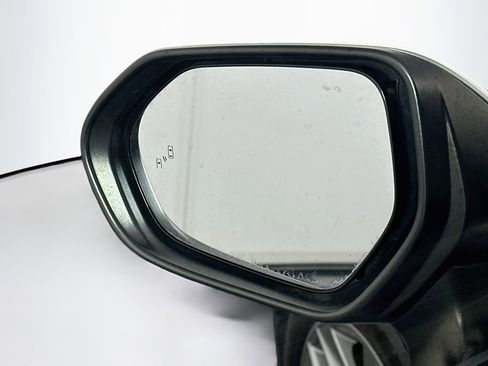 Used 2020 Toyota Avalon XLE FWD image 16