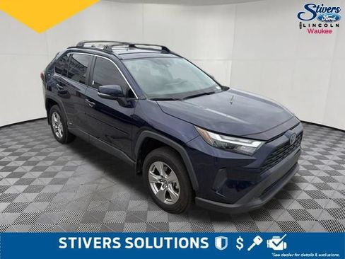 Used 2022 Toyota RAV4 XLE w/ Convenience Package AWD/4WD image 3