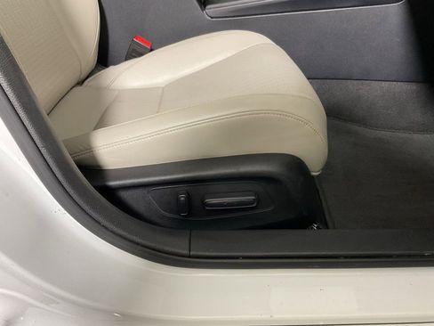 Used 2023 Honda Civic Touring image 39