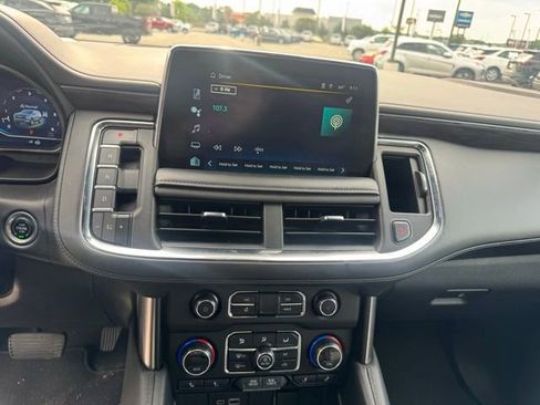 Used 2024 Chevrolet Suburban LT AWD/4WD image 11