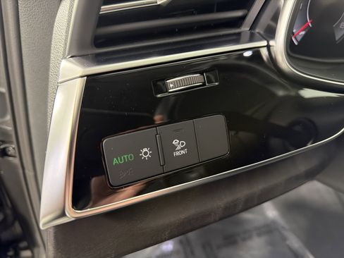 Used 2023 Audi Q7 3.0T Premium Plus image 12