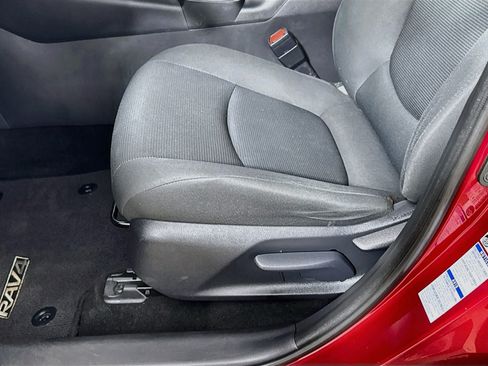 Used 2019 Toyota RAV4 LE w/ All Weather Liner Package AWD/4WD image 19