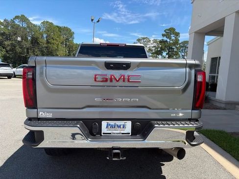 Used 2025 GMC Sierra 2500 SLT w/ SLT Convenience Package AWD/4WD image 4