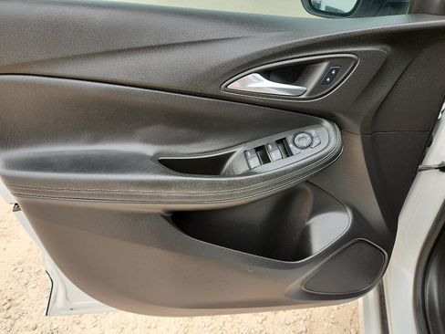Used 2022 Buick Encore GX Select w/ Sport Touring Package FWD image 12