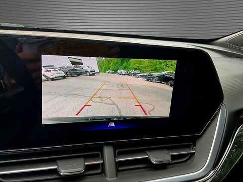 Used 2024 Chevrolet Trax RS w/ Driver Confidence Package FWD image 9