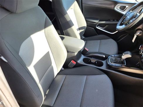 Used 2025 Kia Soul LX w/ LX Technology Package image 20
