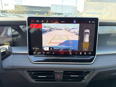 New 2026 Volkswagen Tiguan SE R-Line image 30