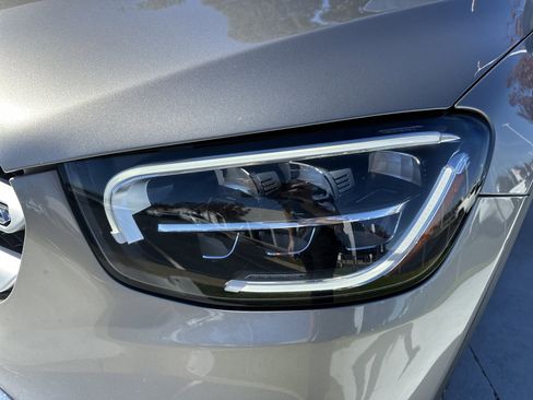 Used 2022 Mercedes-Benz GLC 300 image 6