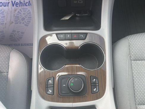 Used 2021 GMC Acadia SLE w/ Driver Convenience Package FWD image 12