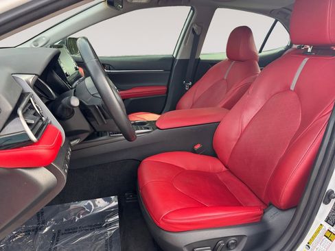 Used 2021 Toyota Camry XSE w/ Navigation Upgrade Package FWD image 9