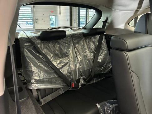 Used 2023 Acura MDX SH-AWD image 16