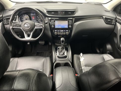 Used 2017 Nissan Rogue Sport SL w/ SL Premium Package image 4