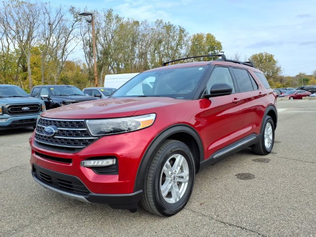 Certified 2020 Ford Explorer XLT w/ Equipment Group 202A AWD/4WD image 3