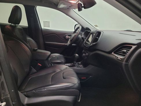 Used 2021 Jeep Cherokee Trailhawk w/ Technology Group AWD/4WD image 21