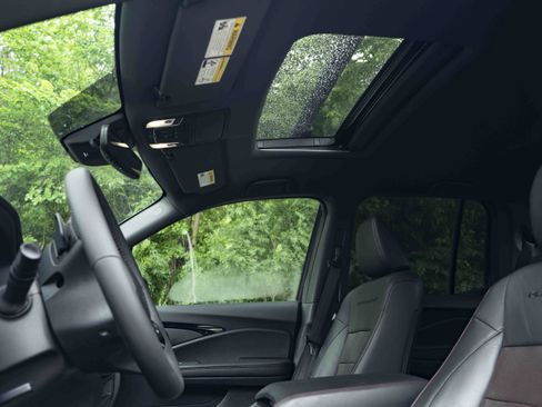 Certified 2025 Honda Ridgeline Black Edition image 36