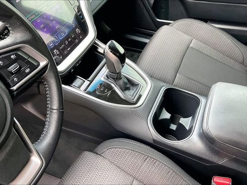 Used 2022 Subaru Outback Premium image 15