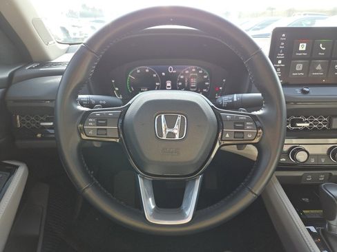 Used 2023 Honda Accord Touring image 39