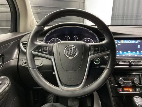 Used 2021 Buick Encore Preferred image 17