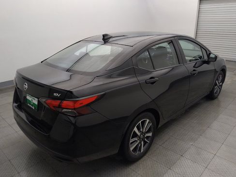 Used 2021 Nissan Versa SV FWD image 9