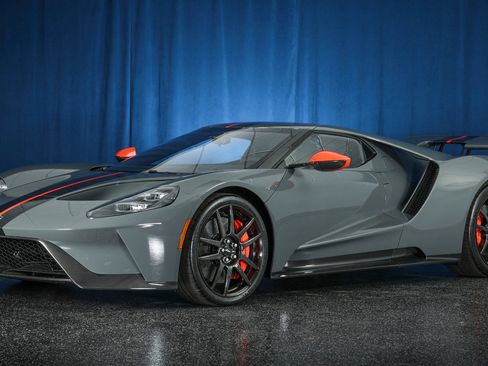 Used 2020 Ford GT Carbon Series image 2