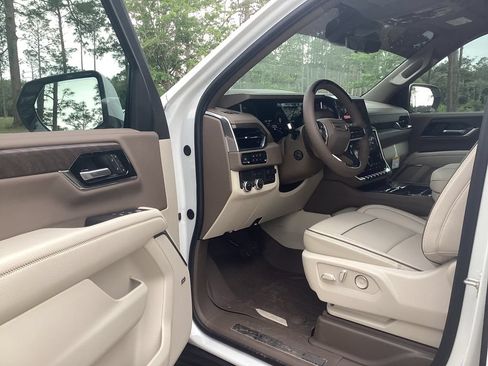 New 2026 GMC Yukon XL Denali w/ Advanced Technology Package RWD image 11