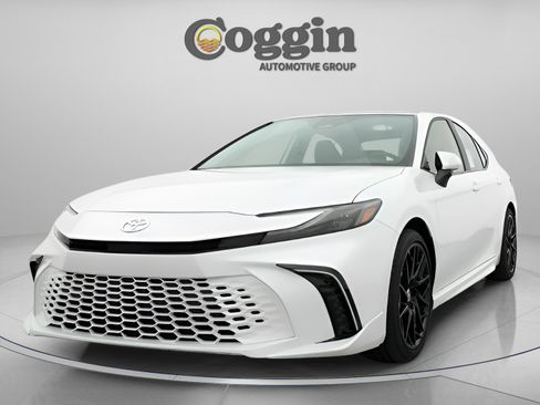 New 2026 Toyota Camry XSE FWD image 32