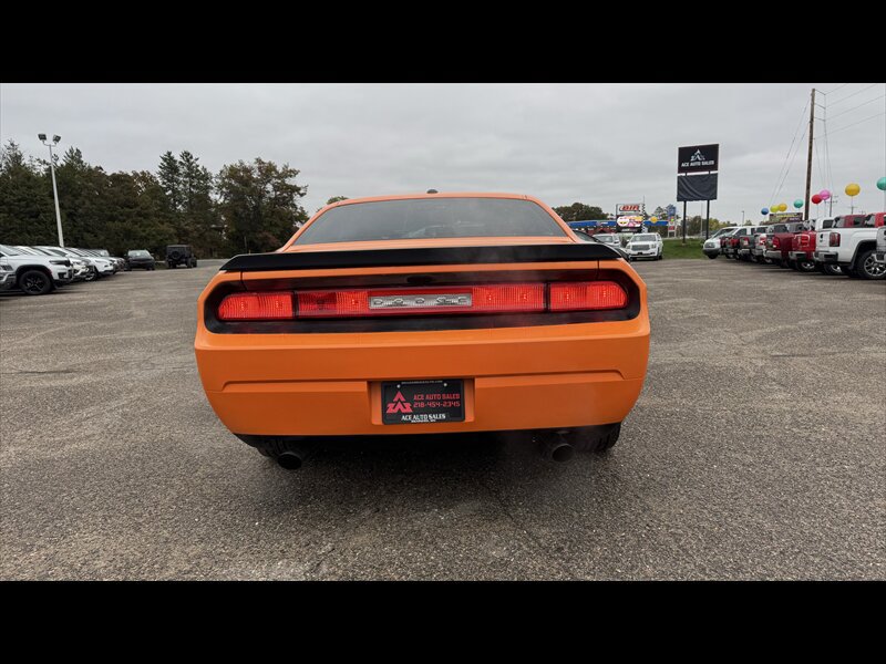 Used 2012 Dodge Challenger SXT RWD image 6