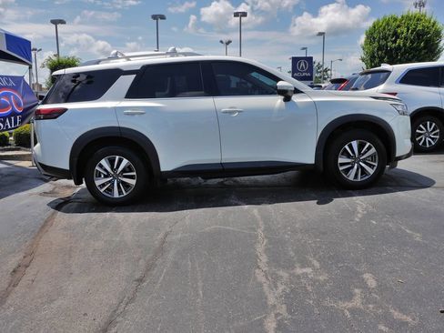 Used 2024 Nissan Pathfinder SL w/ Cargo Package AWD/4WD image 4