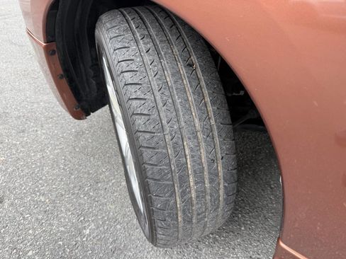 Used 2014 Mitsubishi Outlander SE image 24