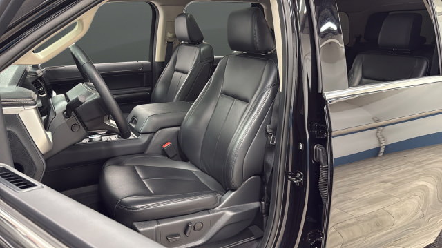 Used 2024 Ford Expedition XLT AWD/4WD image 9
