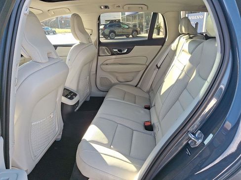 Used 2020 Volvo V60 T5 Cross Country w/ Protection Package image 10
