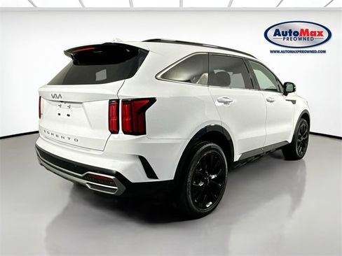 Used 2022 Kia Sorento SX image 2