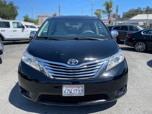 Used 2013 Toyota Sienna LE FWD image 2