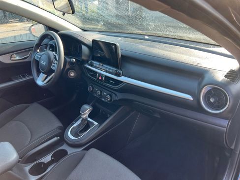 Used 2022 Kia Forte LXS FWD image 16