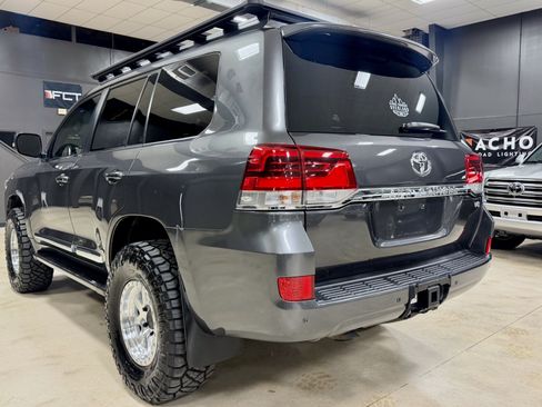 Used 2016 Toyota Land Cruiser AWD/4WD image 11