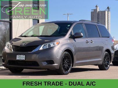 Used 2012 Toyota Sienna LE w/ Towing Pkg
