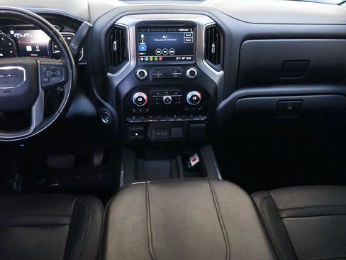 Used 2023 GMC Sierra 2500 Denali w/ Denali Black Diamond Edition AWD/4WD image 11