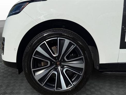 Used 2024 Land Rover Range Rover SE AWD/4WD image 9